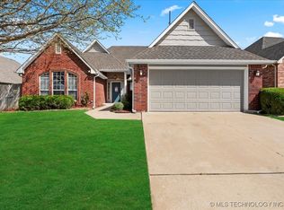 11719 S Locust Ave, Jenks, OK 74037