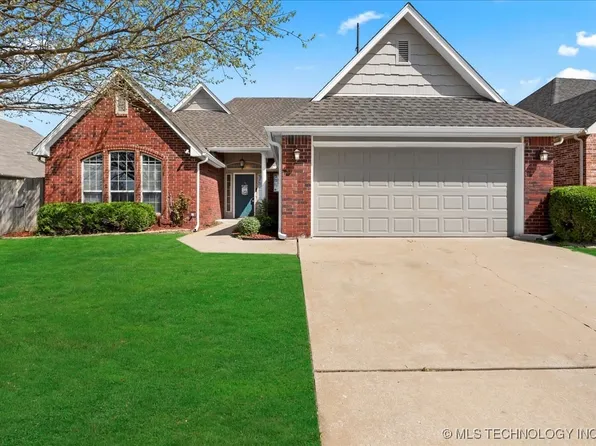 11719 S Locust Ave, Jenks, OK 74037