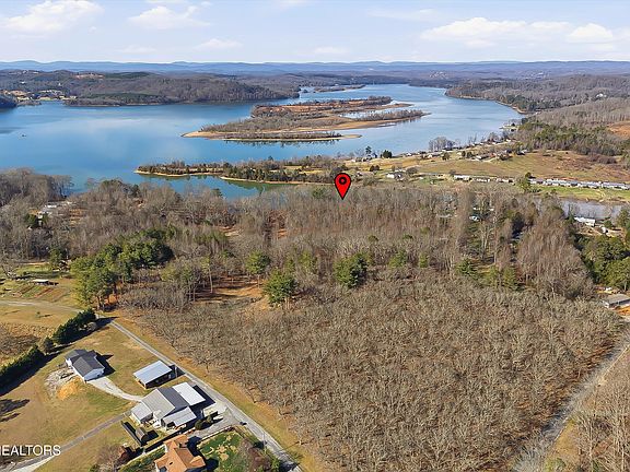 3rd image of 128 Hart Orchard Rd