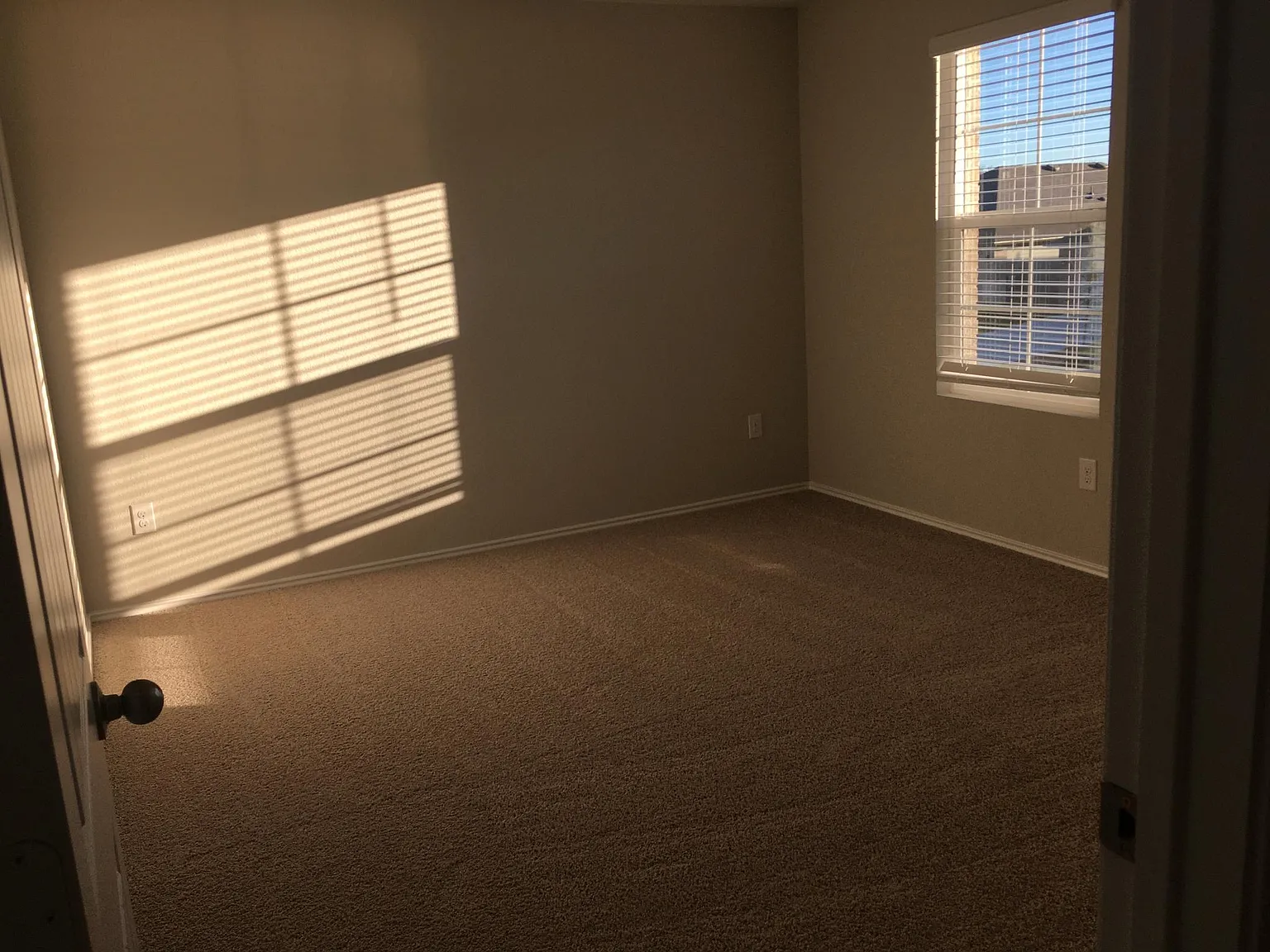 1 bed, 2800 sqft, $700 — Photo 4