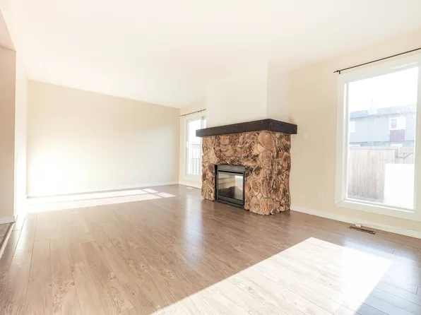 1010 41st St NW, Edmonton, AB T6L 3N6