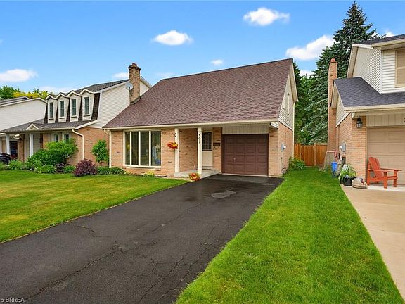 3rd image of 391 Knightsbridge Cres