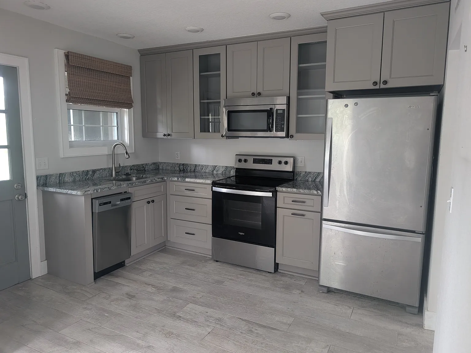 2 bed, 1008 sqft, $1,995 — Photo 2