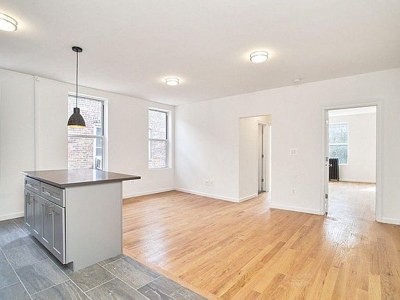 2nd image of 1071 Grant Ave #3