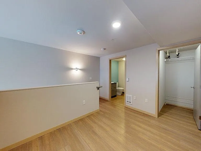 Zephyr Apartments — Photo 26