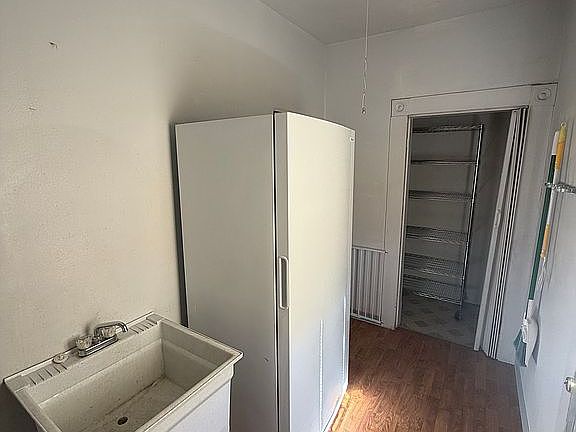3rd image of 226 13th St