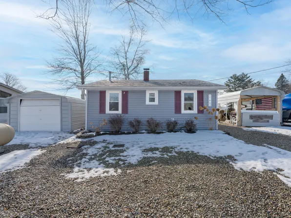 17863 Point Dr, Barryton, MI 49305