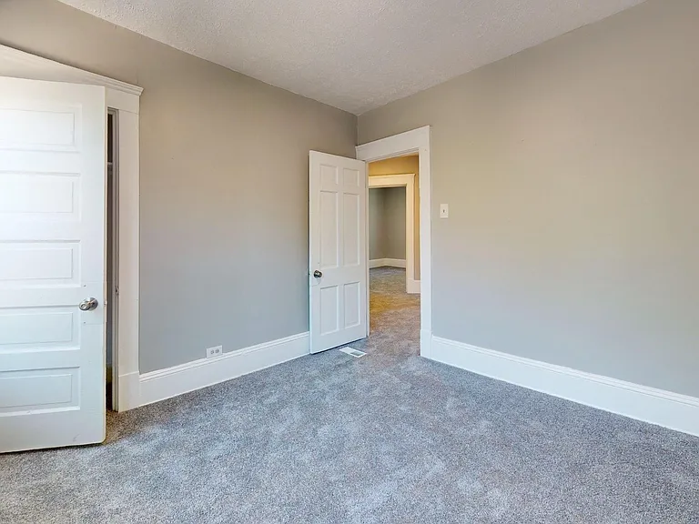 3222 W 94th St — Photo 54