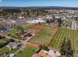 1600 E Lincoln St, Woodburn, OR 97071