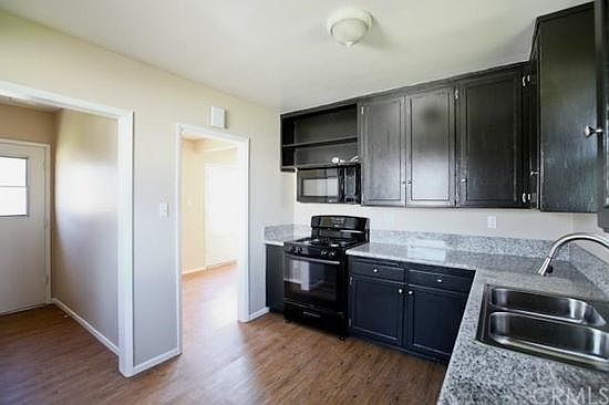 4th image of 662 Larimore Ave