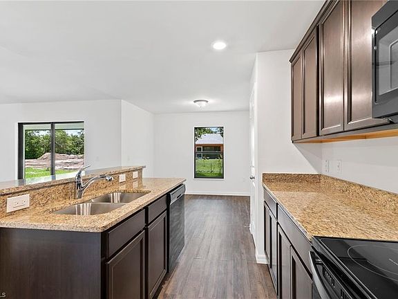 3rd image of 719 Zendor Ave
