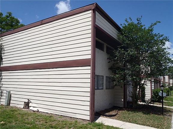 2nd image of 3986 Crayrich Cir #C