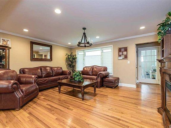 4th image of 1620 Midland Dr