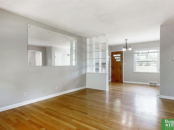 3rd image of 4547 Hill Dr