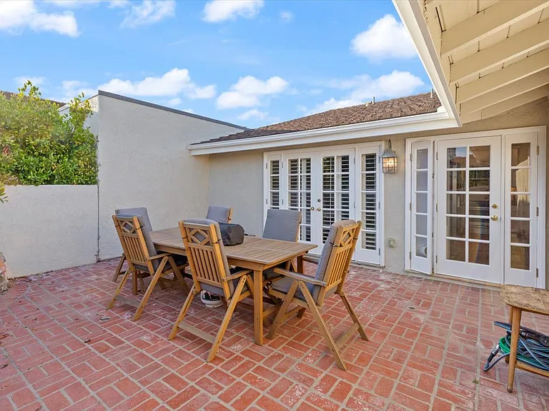 8 Sandbar Dr — Photo 22
