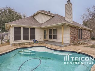 305 Hidden Lake Ct, Burleson, TX 76028