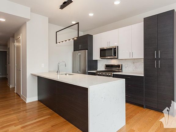 5th image of 1640 W Grand Ave #303
