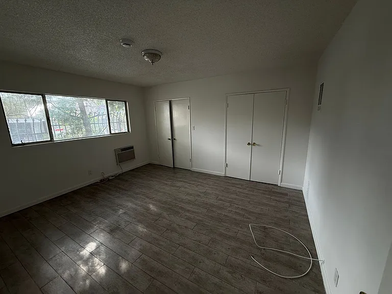 1520 N Hayworth Ave — Photo 25