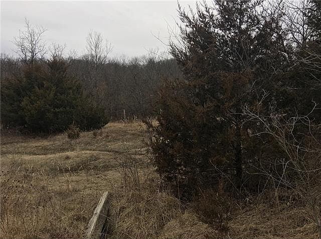 1st image of 697 Cherokee Dr