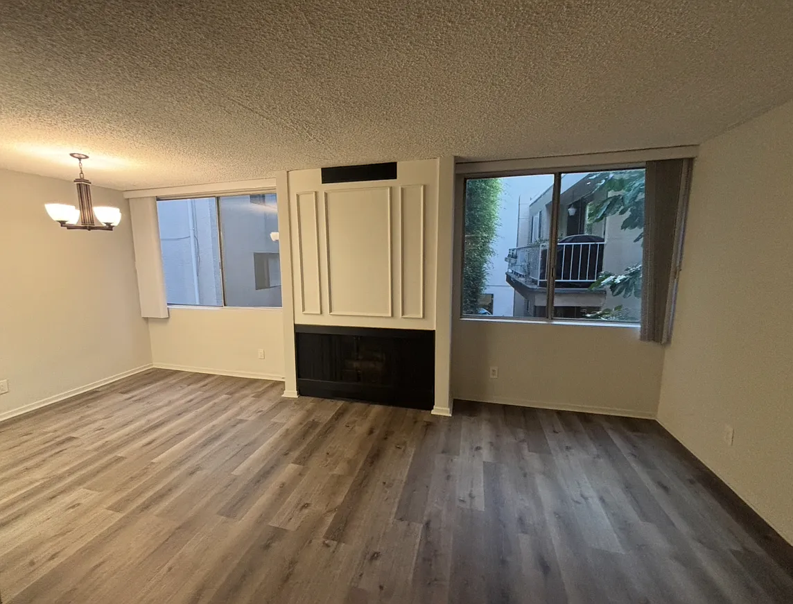 Poinsettia Apartments — Photo 3