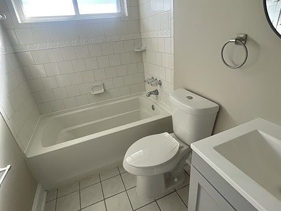 2nd image of 4843 Charmes Ct