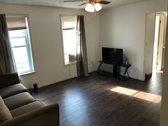 4th image of 83 Fair St