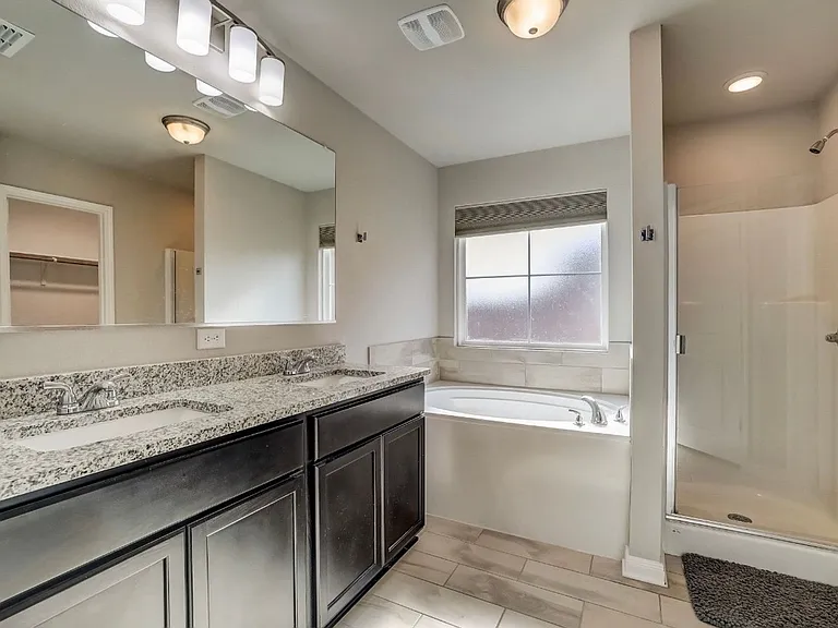 3031 Dade Loop — Photo 16