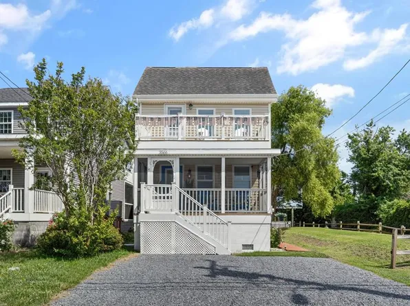 3566 Main St, Chincoteague Island, VA 23336