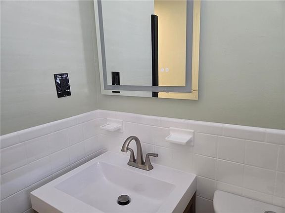 4th image of 368 Lincoln St APT 9