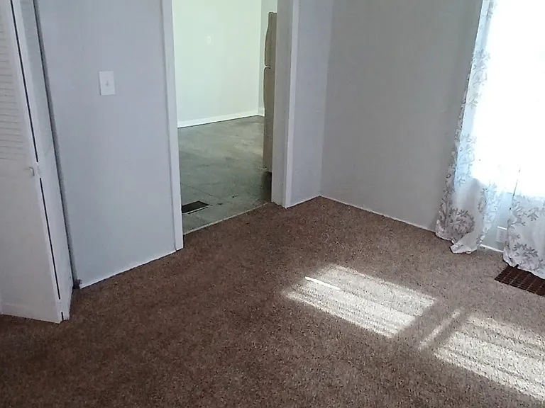 501 Clinton St — Photo 21