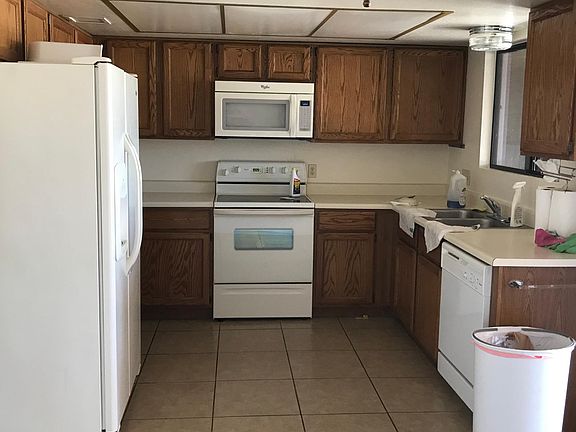 2nd image of 1210 N Arbor Cir