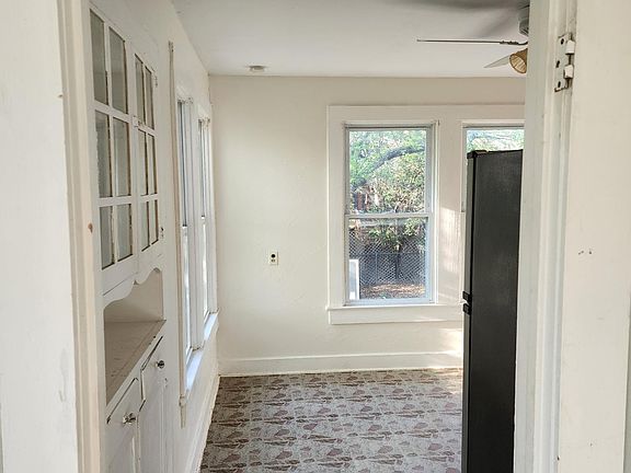 2nd image of 531 W Gramercy Pl #3