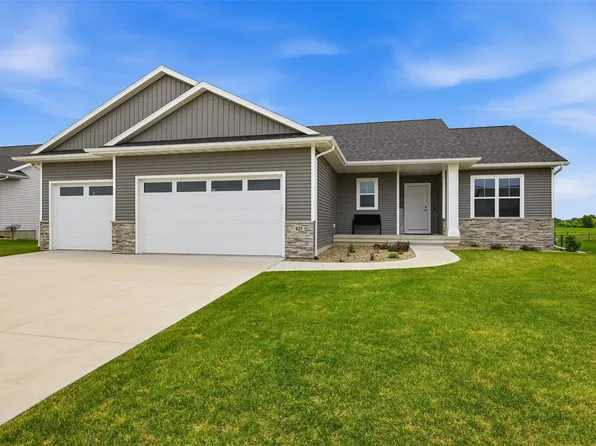 425 Dutch Dr, Robins, IA 52328