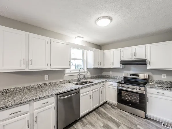 106 Harsh Ln, Castalian Springs, TN 37031