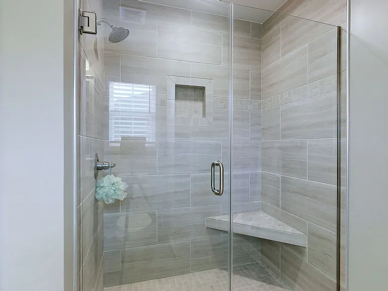 MASTER SHOWER