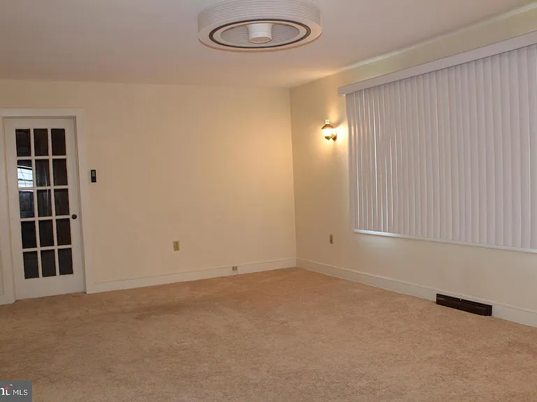 6031 Rosedale Dr — Photo 10