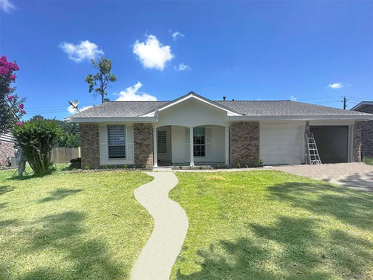 9270 Theysen Dr — Photo 1