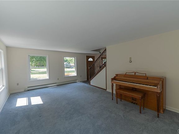 4th image of 5888 Fieldstone Dr