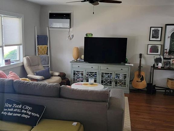 3rd image of 8 Jerusalem Ave