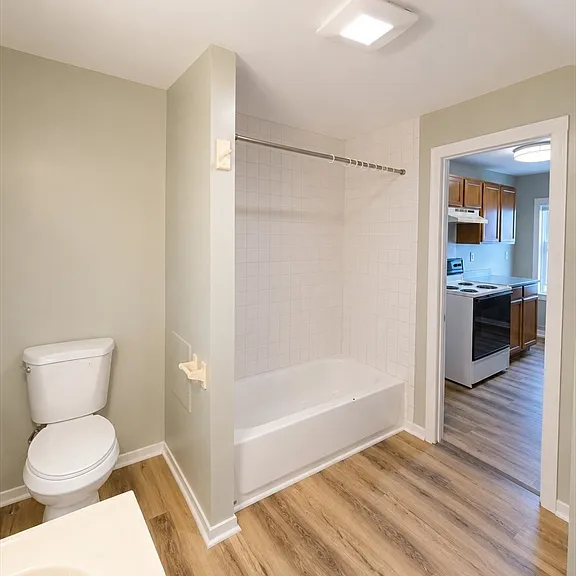 23 Brow St #3E — Photo 14