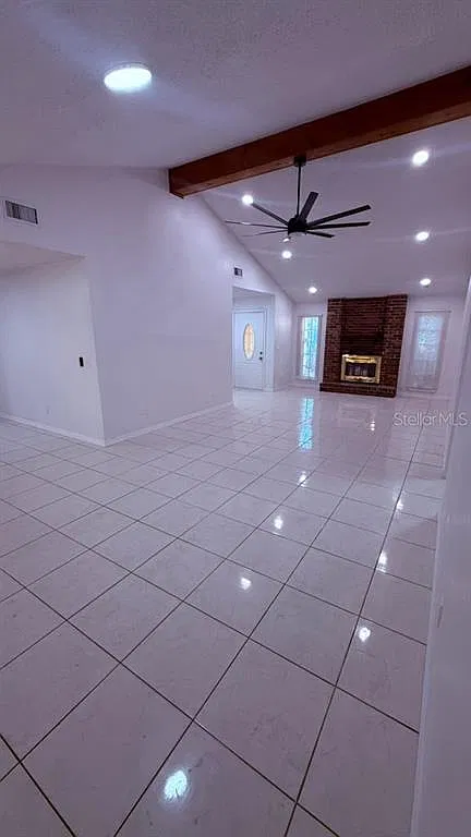3 bed, 2.0 bath, 1464 sqft, $2,345 — Photo 3