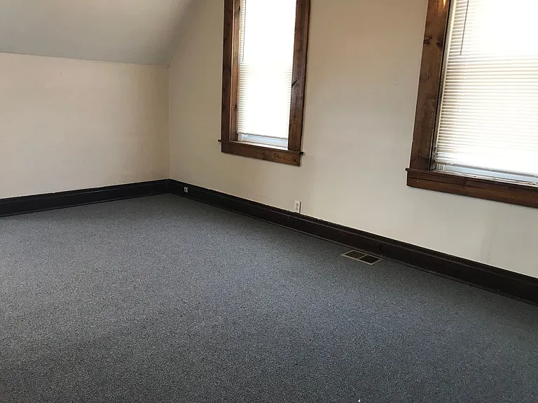 1017 Virginia Ave — Photo 9