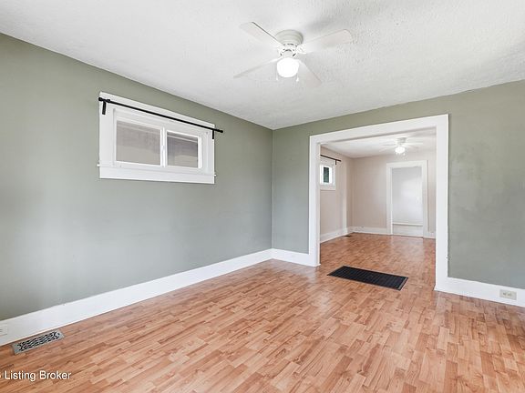 4th image of 111 E Southern Heights Ave