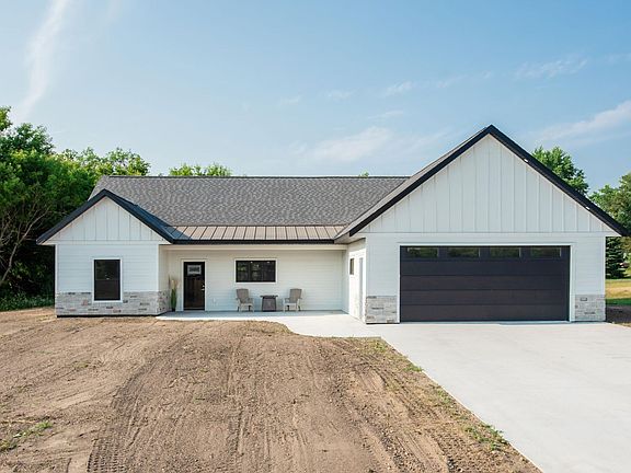 3rd image of 240 Greenview Ln