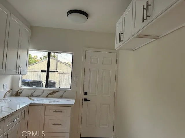 430 Ivy St — Photo 6
