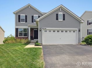 9734 Cummings St, Huntley, IL 60142