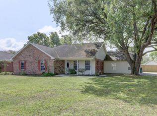 209 Maureen Dr, Youngsville, LA 70592