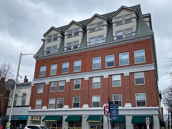 2nd image of 100 Washington St #Townhouse 3