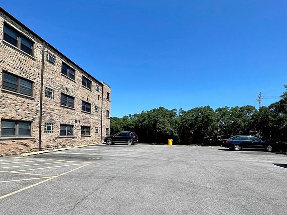 5th image of 2610 Oakton St APT 9W