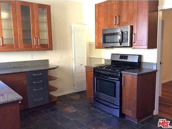 5th image of 3501 Bellevue Ave